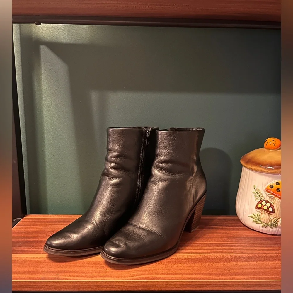 Lucky Brand Heel Ankle Boot - Picture 2 of 9